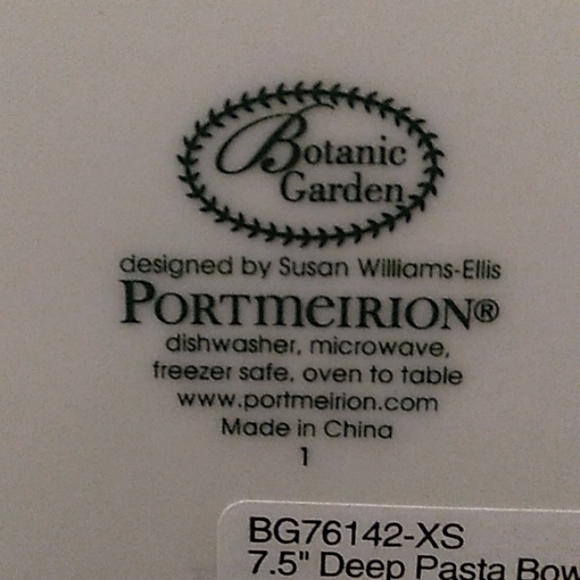 PORTMEIRION BOTANIC GARDEN AMARYLLIS/BELLADONNA LILY 7.5" SQUARE PLATE - Picture 4 of 5